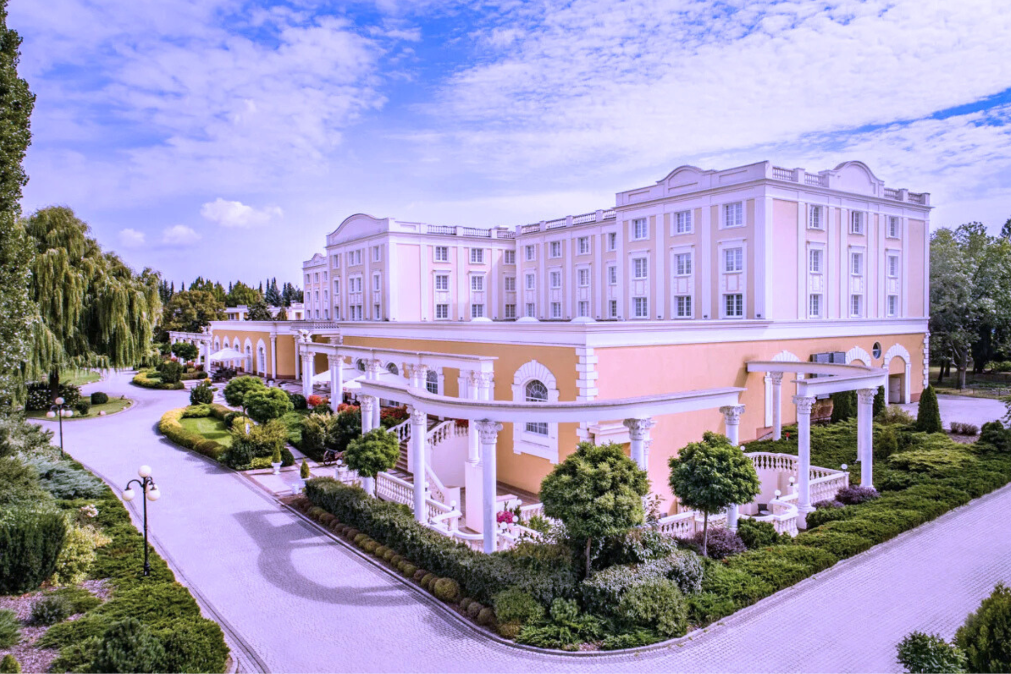 HOTEL / REZERWACJA